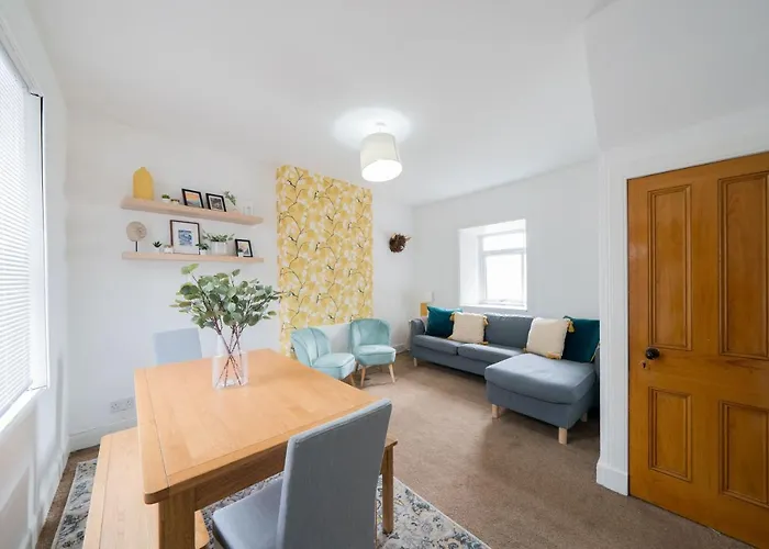 Coorie By The Coast, Direct Beach Access Getaway - Arbroath